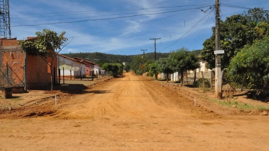 Comunidade do Tatu e vários bairros de Barreiras recebem obras de pavimentação asfáltica 