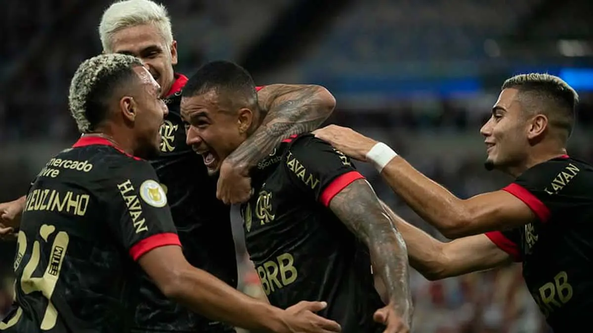 Com time alternativo, Flamengo recebe Atlético-MG pelo Brasileirão