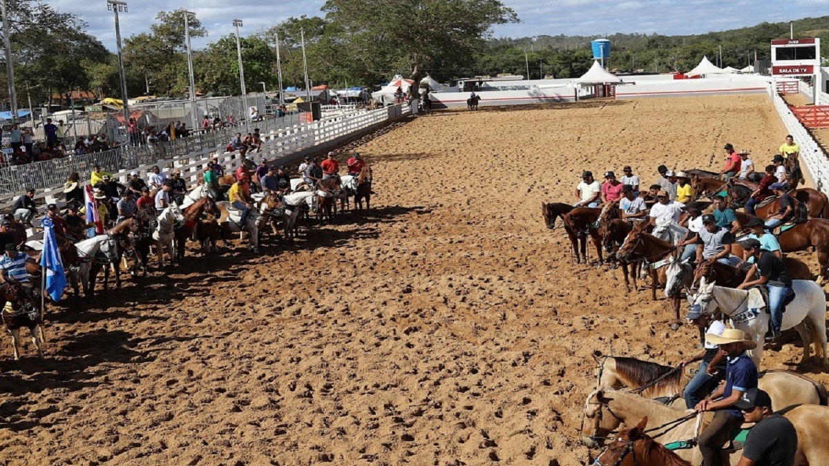 VAQUEJADA DE FORMOSA DO RIO PRETO: A Melhor da Bahia Retorna com 170 Mil em Prêmios e Shows Nacionais!