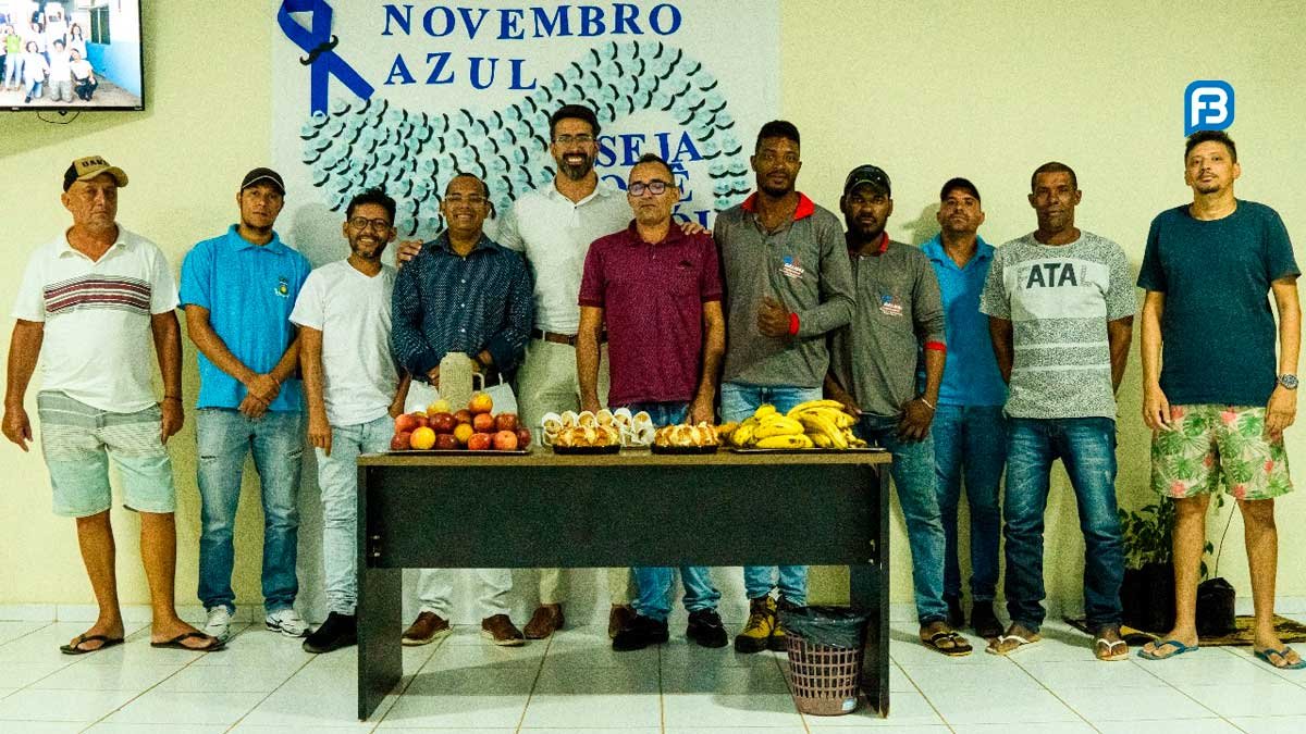 Homens do Solar Santa Cruz participam de bate-papo sobre saúde, com o urologista Caio Borduque