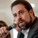 Boulos apaga vídeo em que canta Hino Nacional