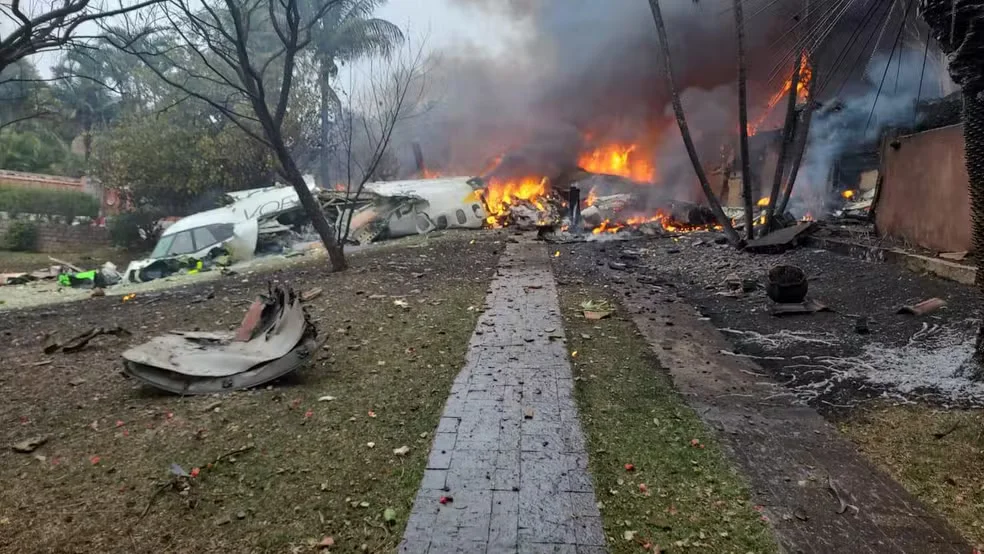 queda de avião em vinhedo