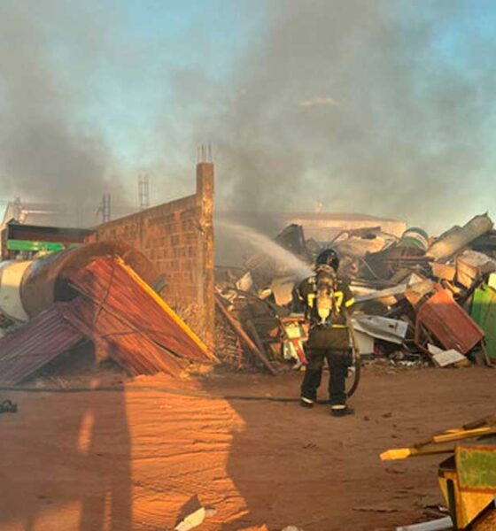 Incêndio em depósito de reciclagem