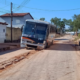 Ônibus cai em vala em Barreiras