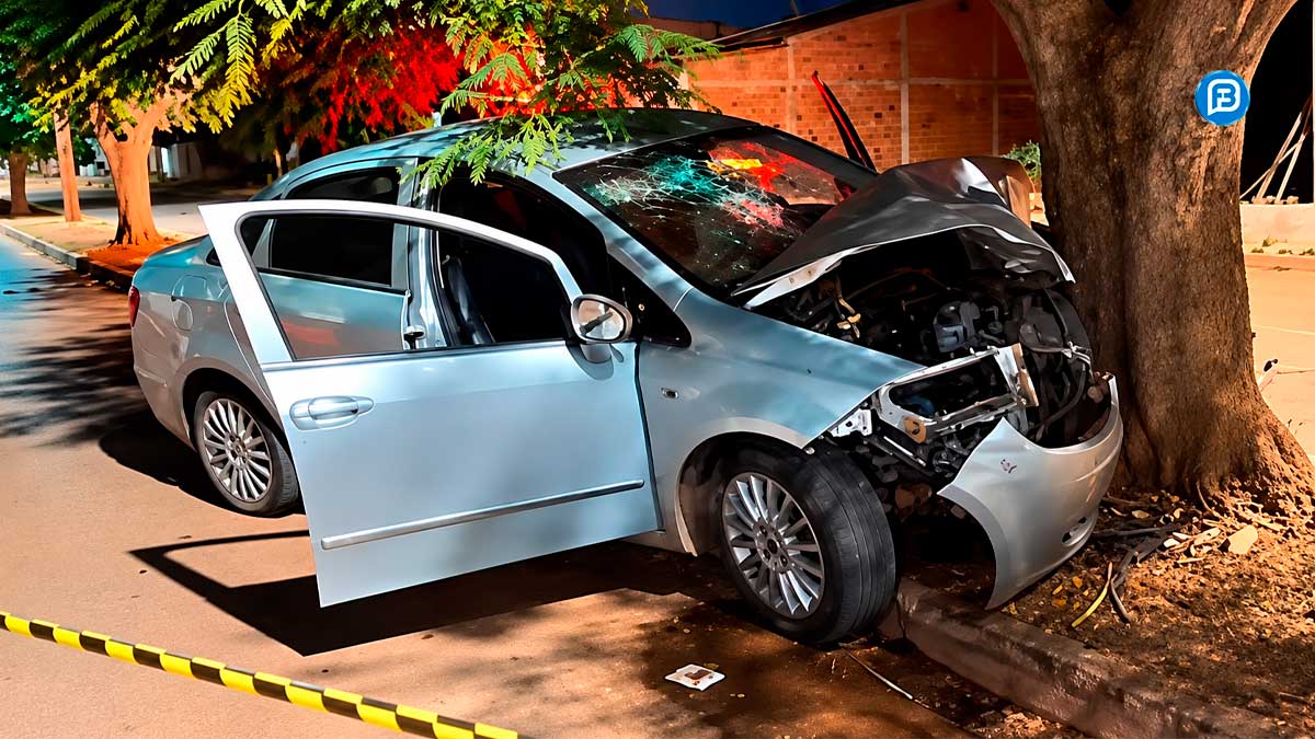 Motorista morre após carro bater contra árvore em Luís Eduardo Magalhães