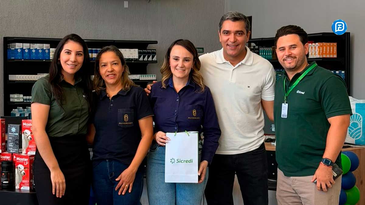 Otoniel prestigia 101ª loja da Alvorada em Barreiras