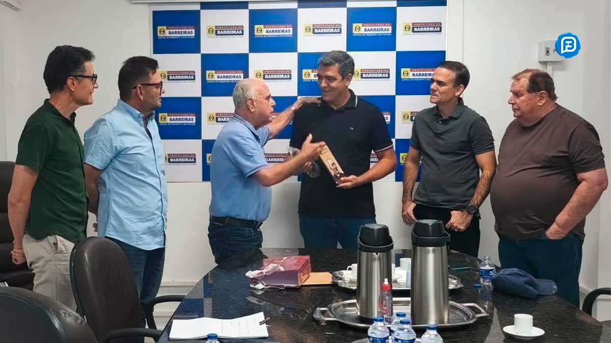 Otoniel Teixeira discute com prefeito cearense a ampliação da Emape em Barreiras